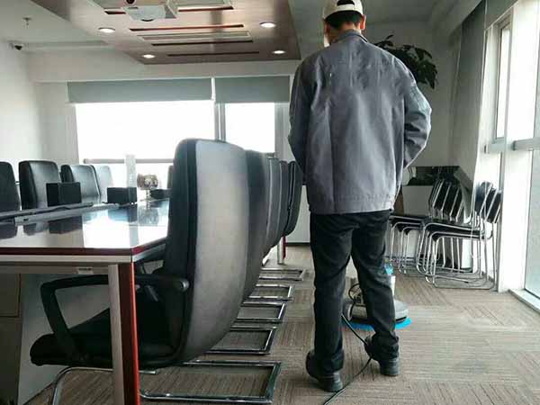 地毯清洗主要步骤