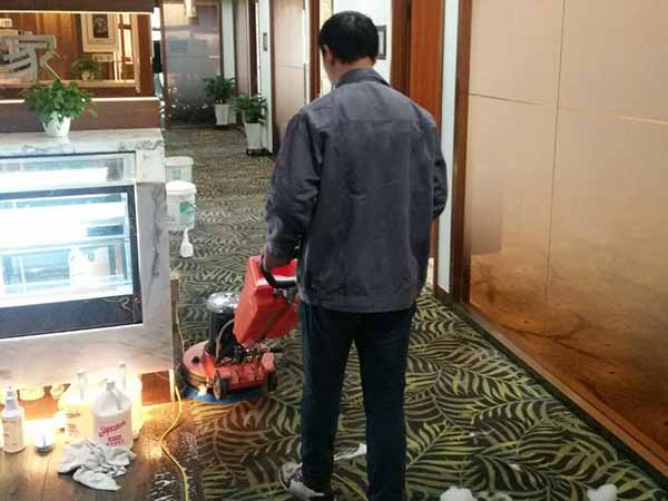 化纤地毯清洗，专业地毯清洗，除污渍，消毒杀菌