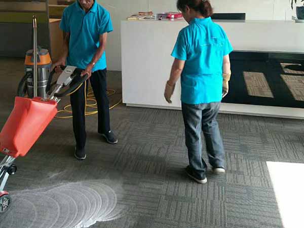 塑料地毯清洗服务-专业团队-干净如新