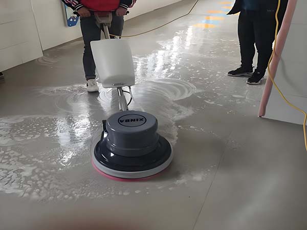 学校地面清洗