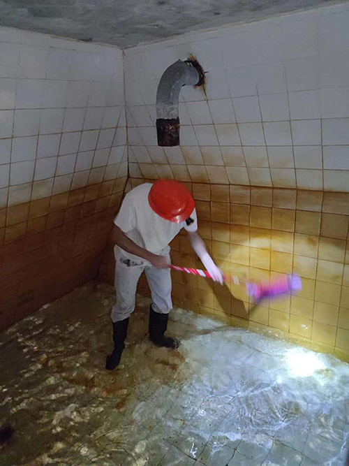 生活水箱清洗前排空水箱内残留水