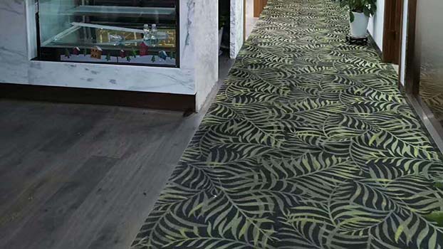 地毯干泡清洗法