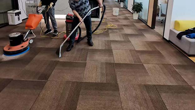 地毯上墨水颜料清洗