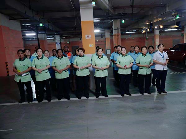 保洁员的素质和工作如何监督？